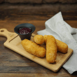 Fried suluguni with berry sauce
