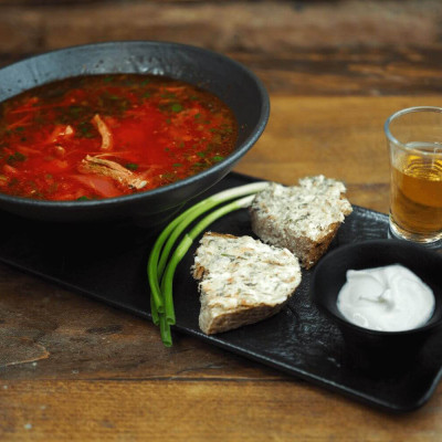 Борщ с салом и горилкой